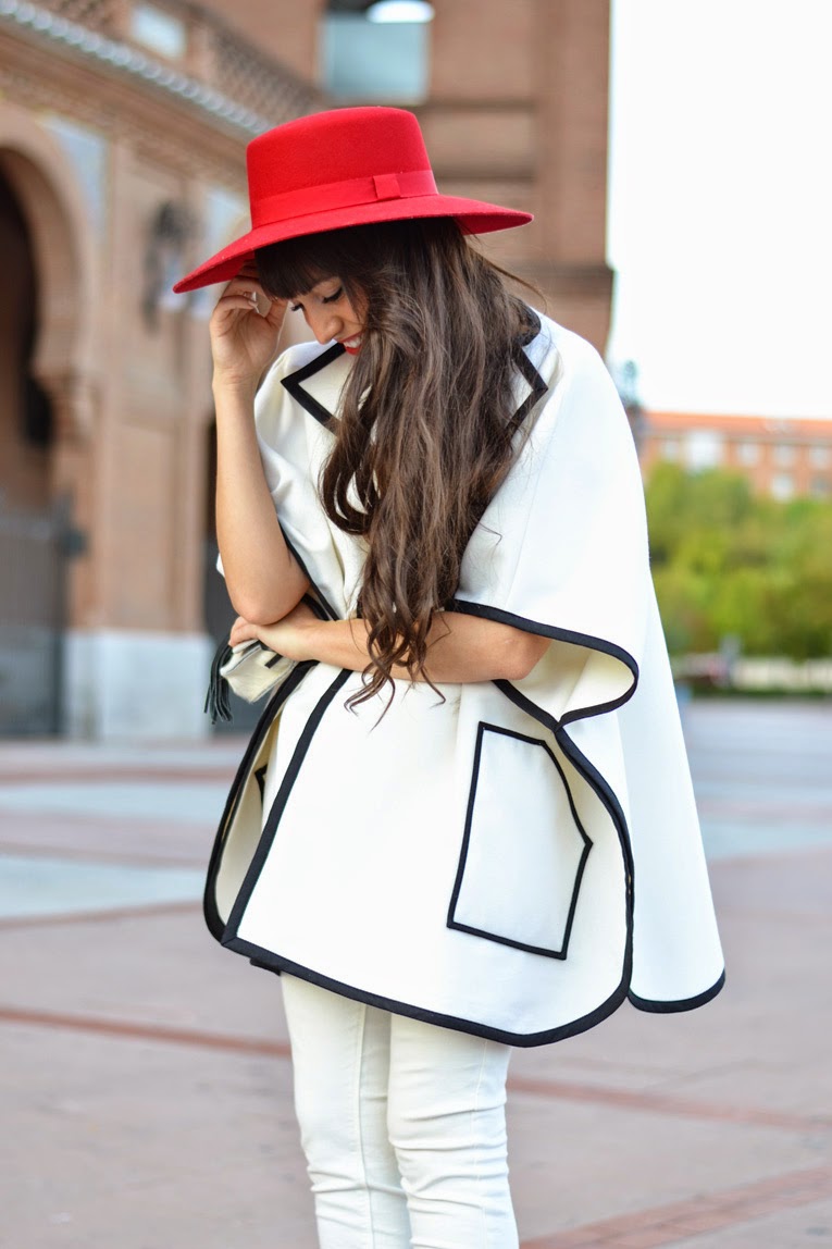 White-Cape-Jumper-it_red-hat_streetstyle4-1