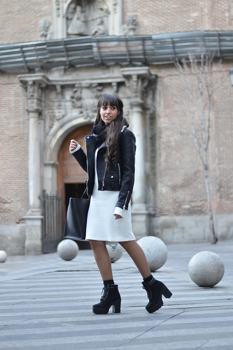 Street Style midisweatter dress, comfy boots, leather black jacket
