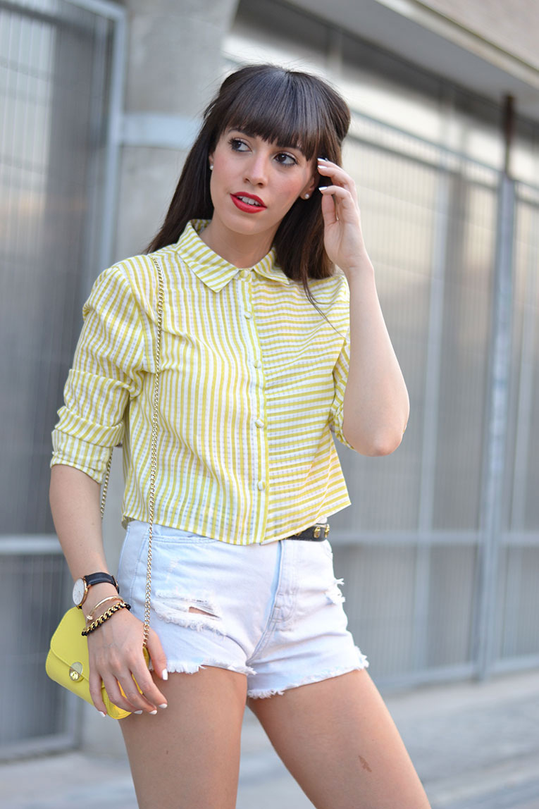 street style, checked shirt, square shirt, yellow clothing, moccasins, high waist shorts