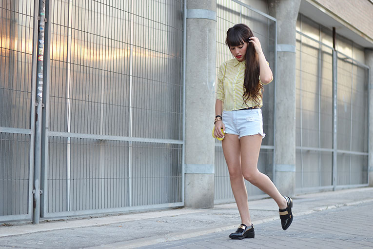 street style, checked shirt, square shirt, yellow clothing, moccasins, high waist shorts