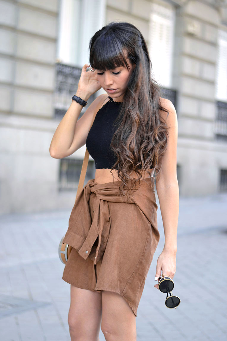 Shirt skirt DIY, do it yourself skirt, suede trend, crochet top, street style, round sunglasses