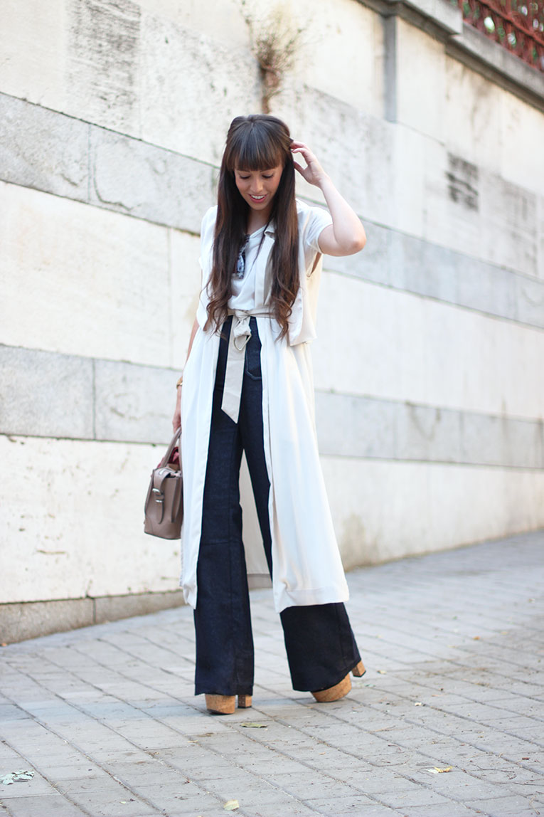 Street style, girl outfit, Flared pants, jeans, denim, long vest, trench