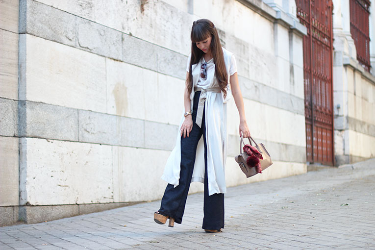 Street style, girl outfit, Flared pants, jeans, denim, long vest, trench