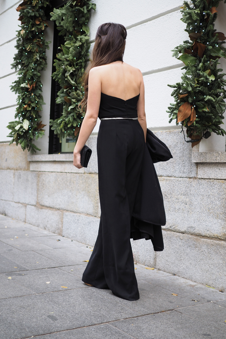 Christmas outfit, total black outfit, flared jumpsuit, black cape, dress up look, la redoute total look