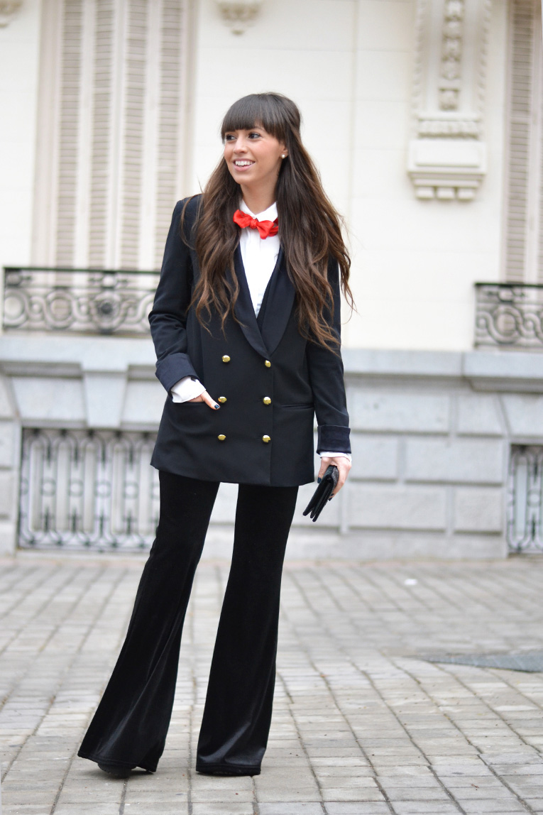 Christmas outfit, street style, velvet pants, flared pants, suit for girls, red bow tie