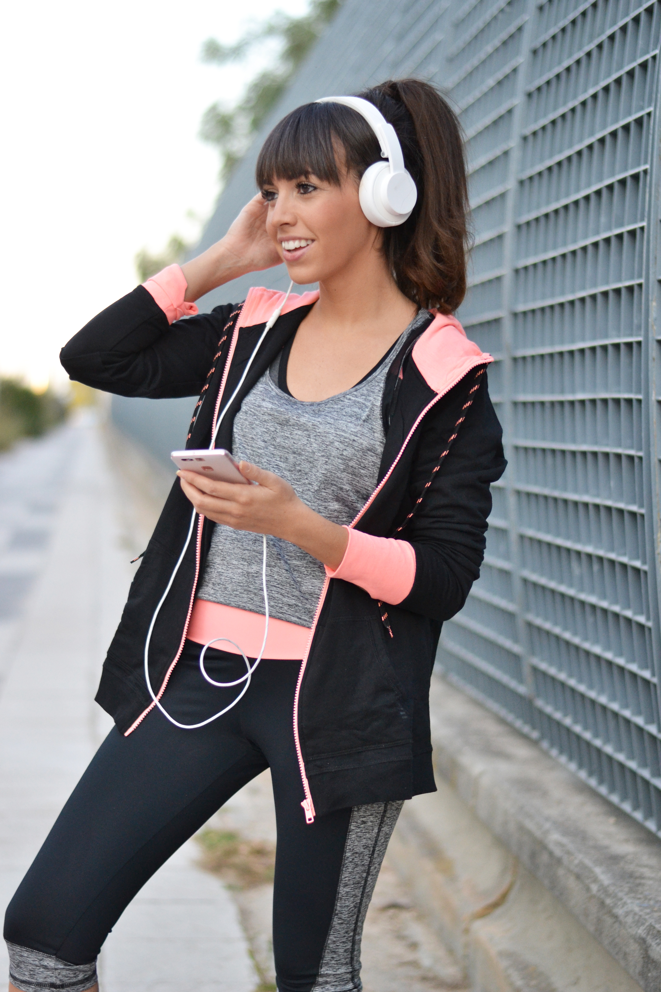 Sport wear, sporty outfit, gisela move, street style, 