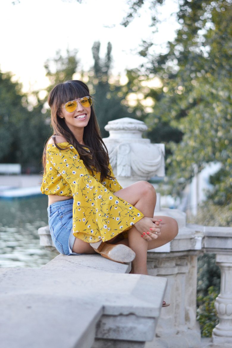 LONG SLEEVE CROP TOP: SUMMER OUTFIT - Wear Wild