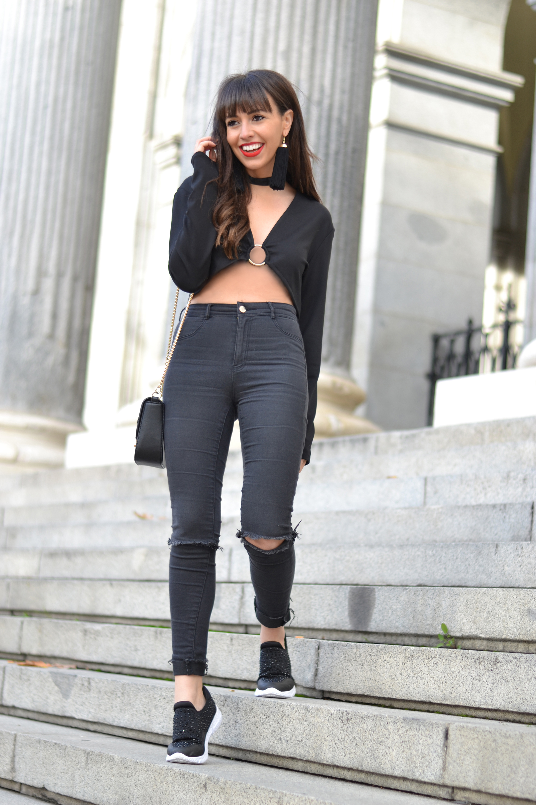BLACK CROP TOP OUTFIT IDEAS WITH JEWELED SNEAKERS