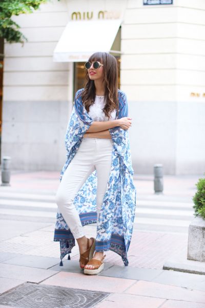long floral kimono, total white outfit, street style